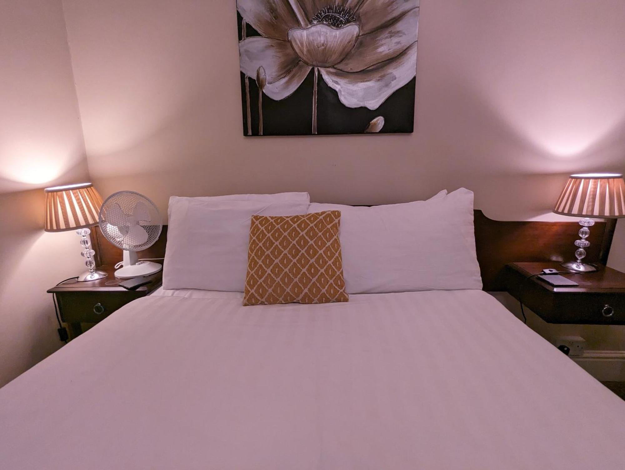 The Senarth Bed and Breakfast Λαντούντνο Δωμάτιο φωτογραφία
