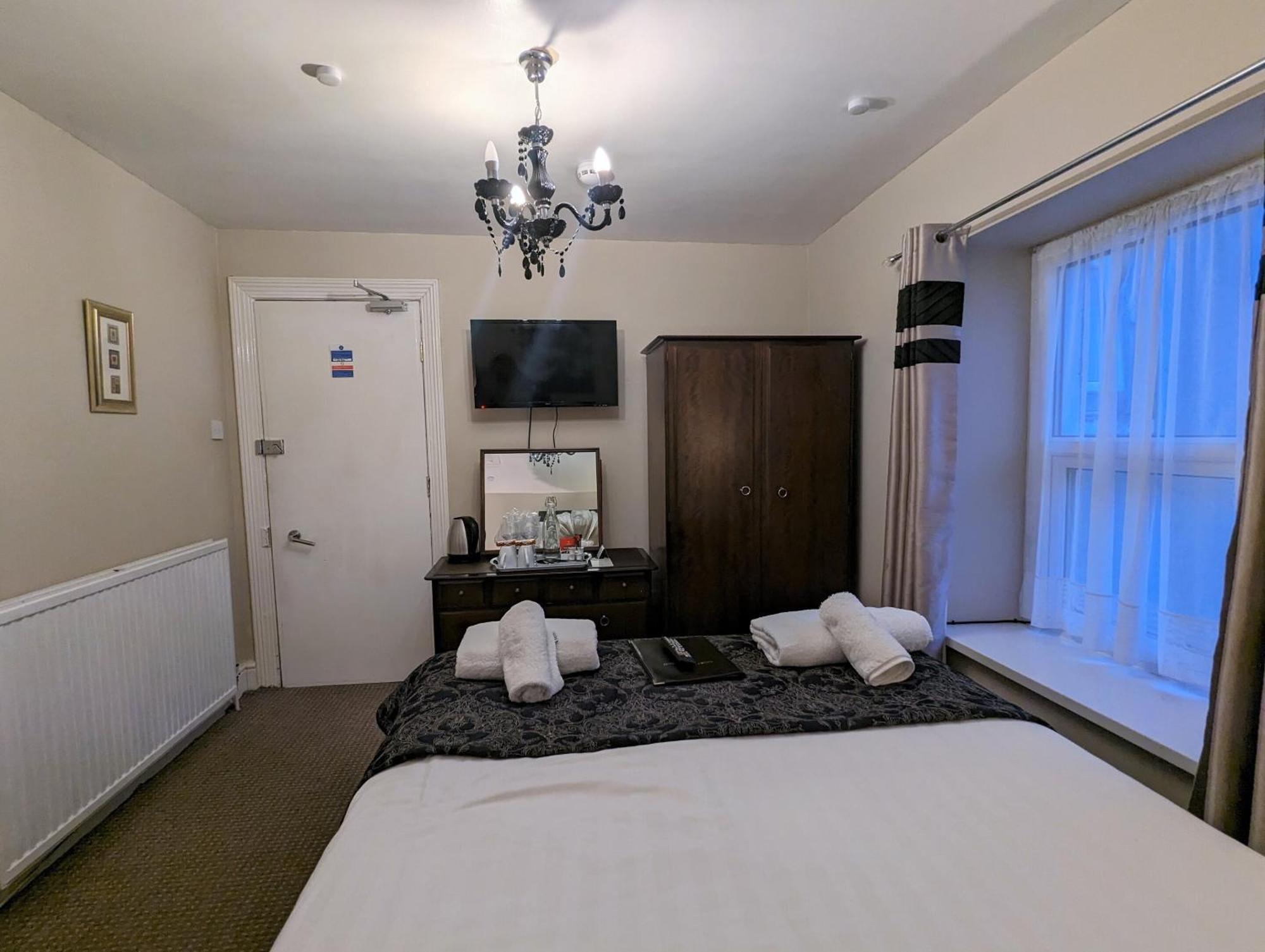 The Senarth Bed and Breakfast Λαντούντνο Δωμάτιο φωτογραφία